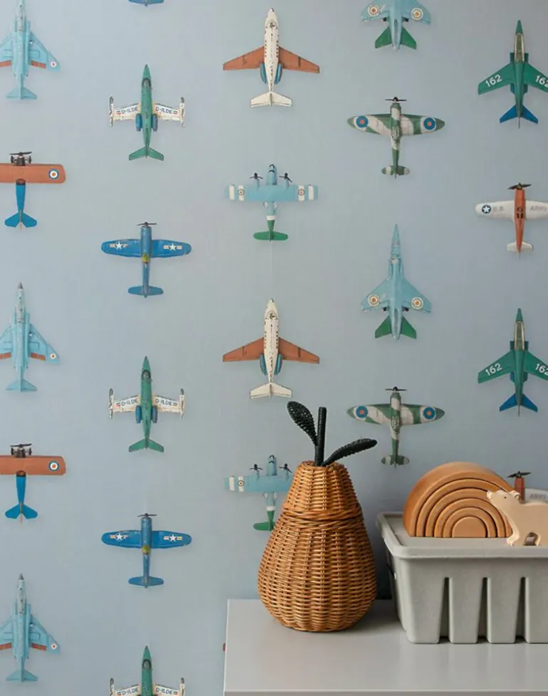 Airplanes, Light Blue