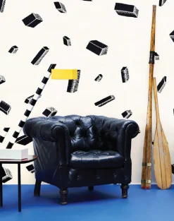 Carlton, Black & White