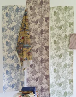 Grape Thief, Burgundy