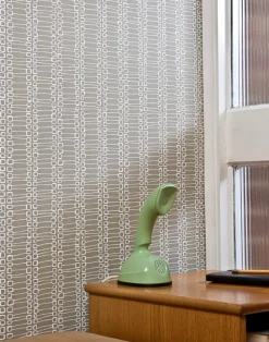 Nectar, Black and White