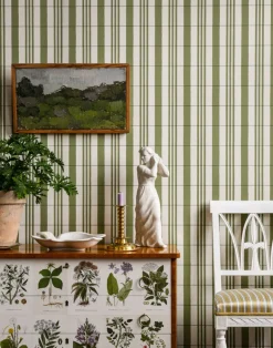 The Guards' Tent, Leaf Green