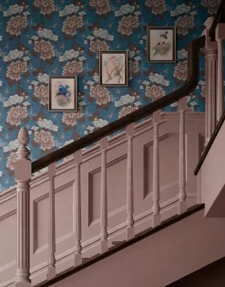 Bloomin' Marvellous, Belle Blue