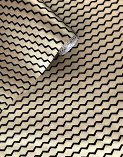 Buzz, Black Flock/Gold Lustre