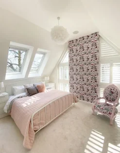 Extinct, Pink W0100-05