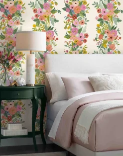 Garden Party Trellis. Rose Muti RP7310