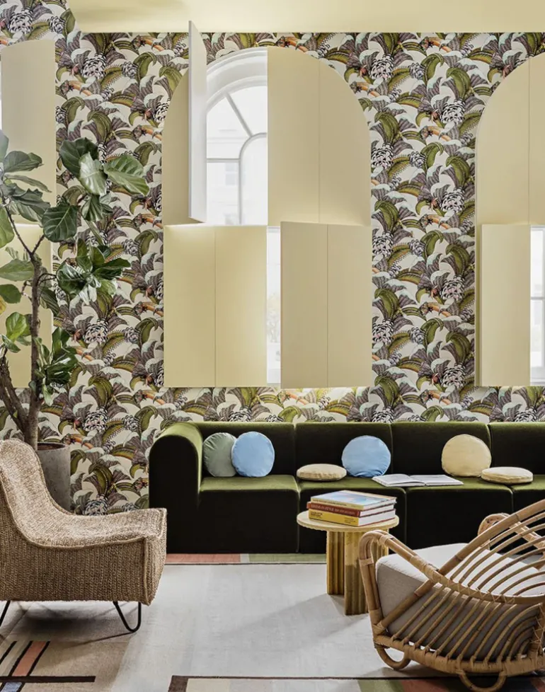 Hoopoe Leaves, Charcoal 119-1005