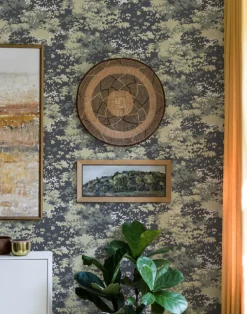 Into the Woods, Camouflage