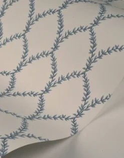 Laurel, Blue & White RI5180