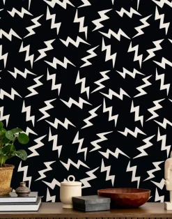 Lightning, Black Widow