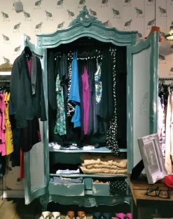 Ostrich Small, Pencil on Bone