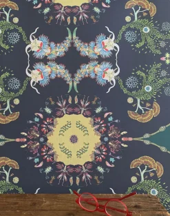 Paisley Paramecium Medium Scale, Plum