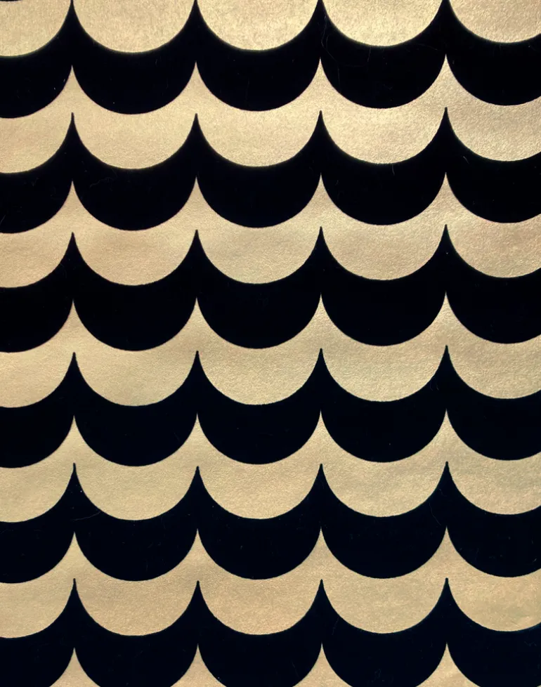 Scoop, Black Flock/Gold Lustre