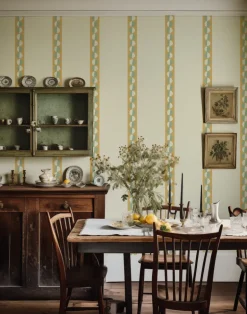 The Circus, Big Yellow Top