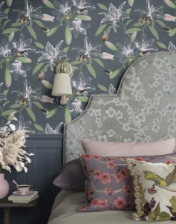 The Lilly White, Slate