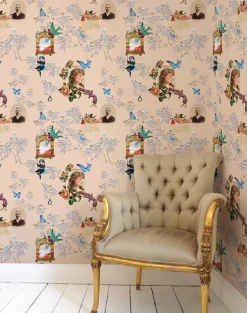 Wings and Pistols, Mint